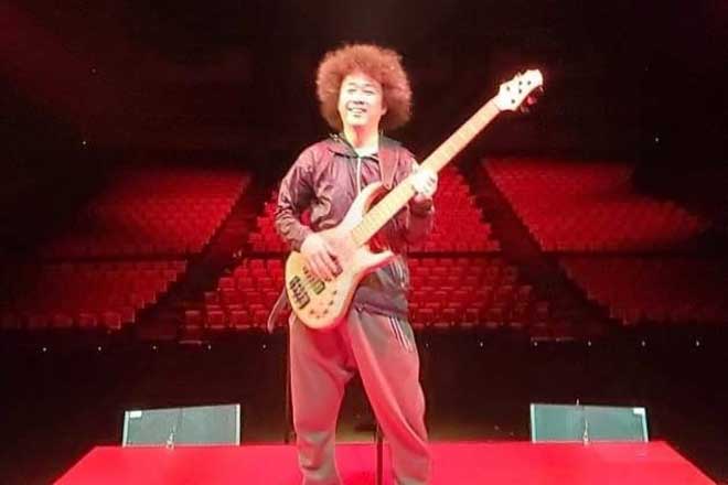 Tsuyoshi Ouchi (bass)