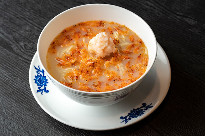 桜海老香る白湯鶏麺