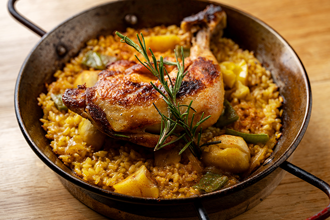 鶏ももと和栗のパエリア