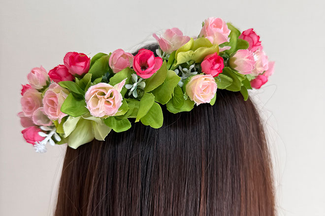 いちご畑の花かんむり